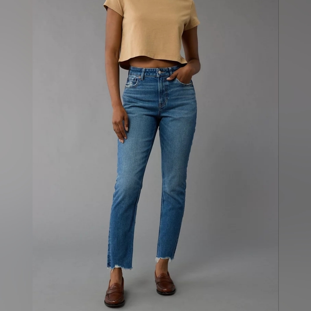 American Eagle Strigid Mom Jeans Size 14